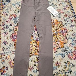 Lululemon || Zone in Tight size 6
